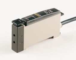OMRON INDUSTRIAL AUTOMATION E3XR-GM5GE4 Photoelectric Sensor